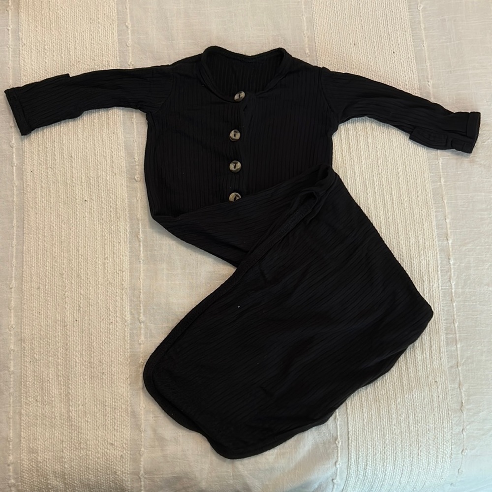 Lou Lou & Company black ribbed newborn gown